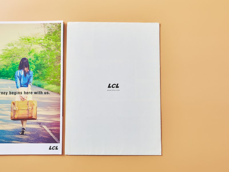 IT企業・会社案内パンフレット表紙と裏面